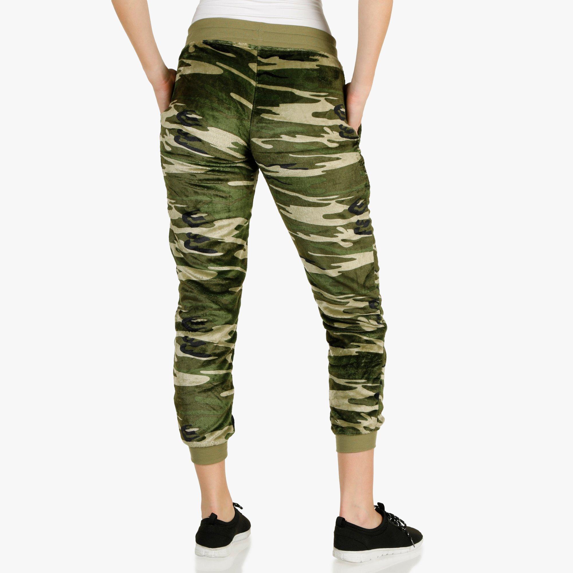 hot kiss camo joggers