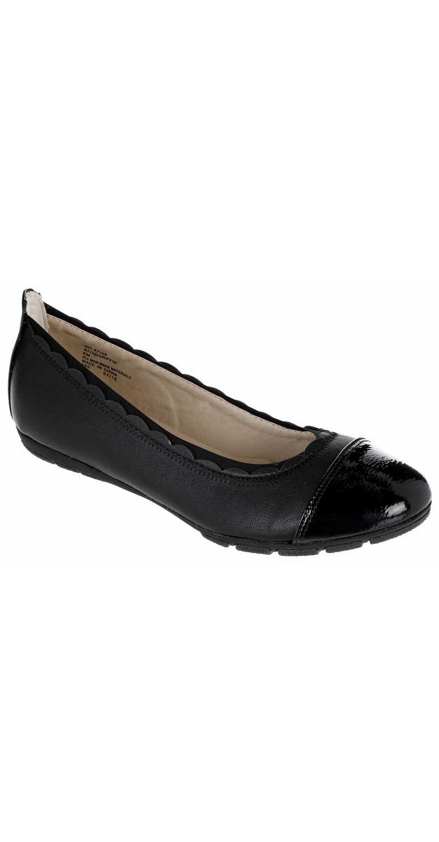 black scalloped ballet flats