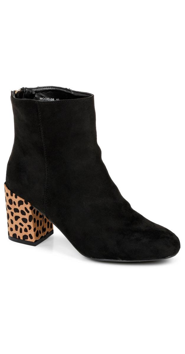 black boots with snakeskin heel